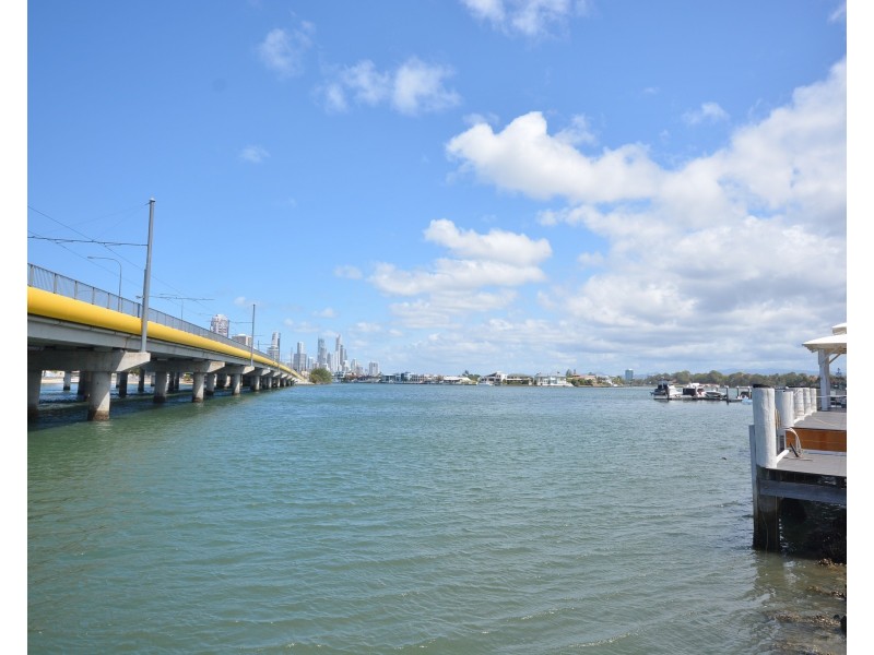 9/81 Brighton Parade, Southport QLD 4215