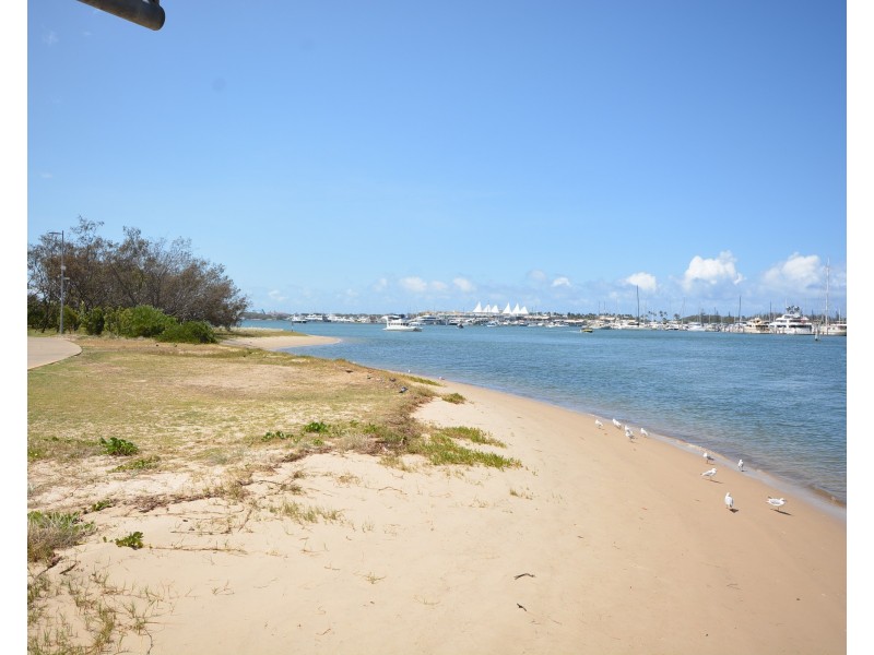 9/81 Brighton Parade, Southport QLD 4215