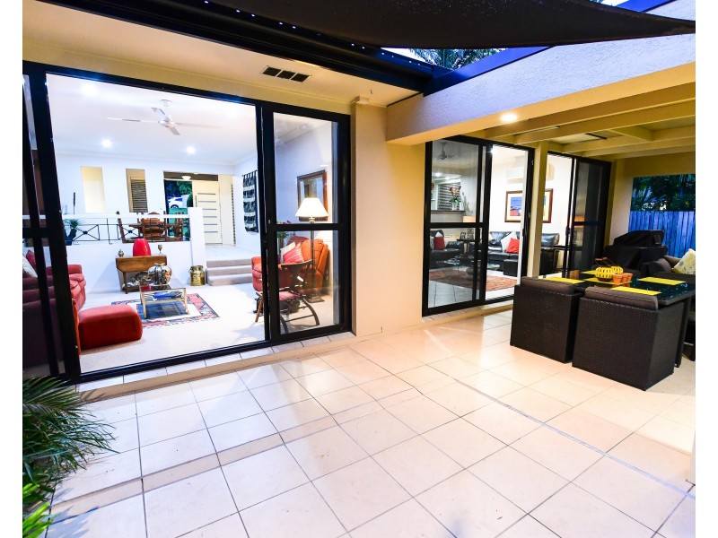 42  Peter Senior Court, Parkwood QLD 4214