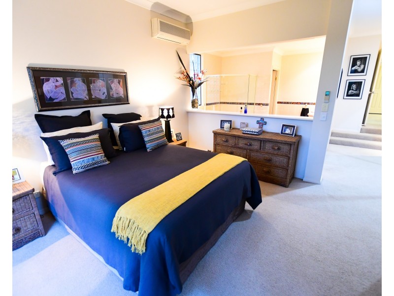 42  Peter Senior Court, Parkwood QLD 4214