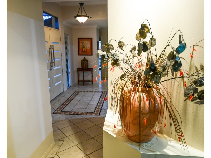 42  Peter Senior Court, Parkwood QLD 4214