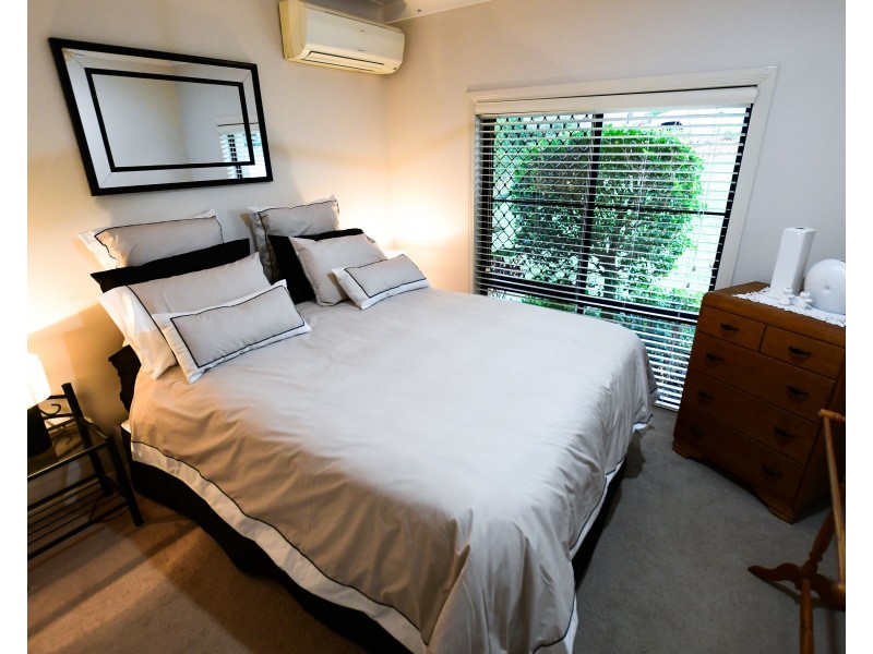 42  Peter Senior Court, Parkwood QLD 4214