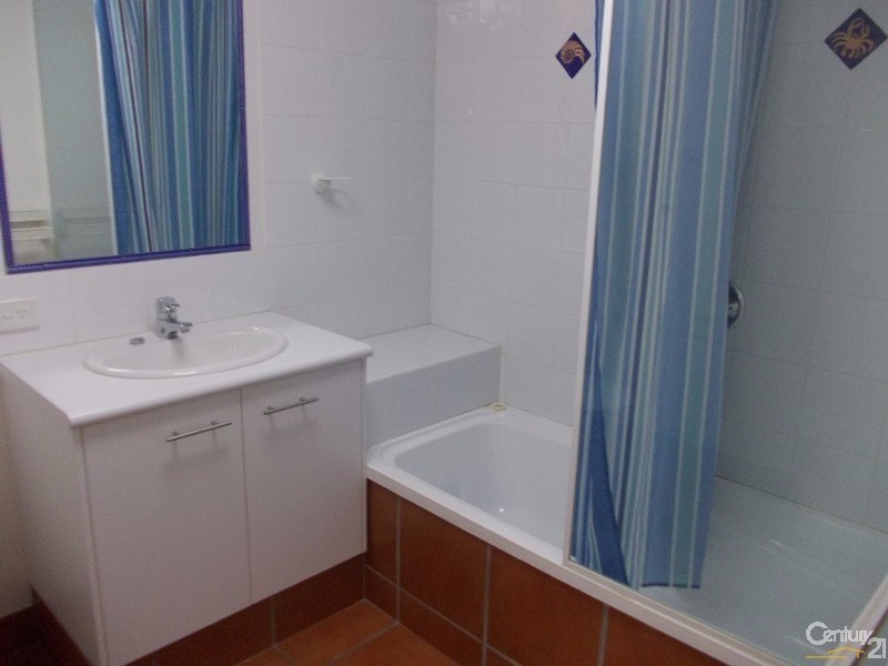 1/5 Hygieta Street, Noosaville QLD 4566