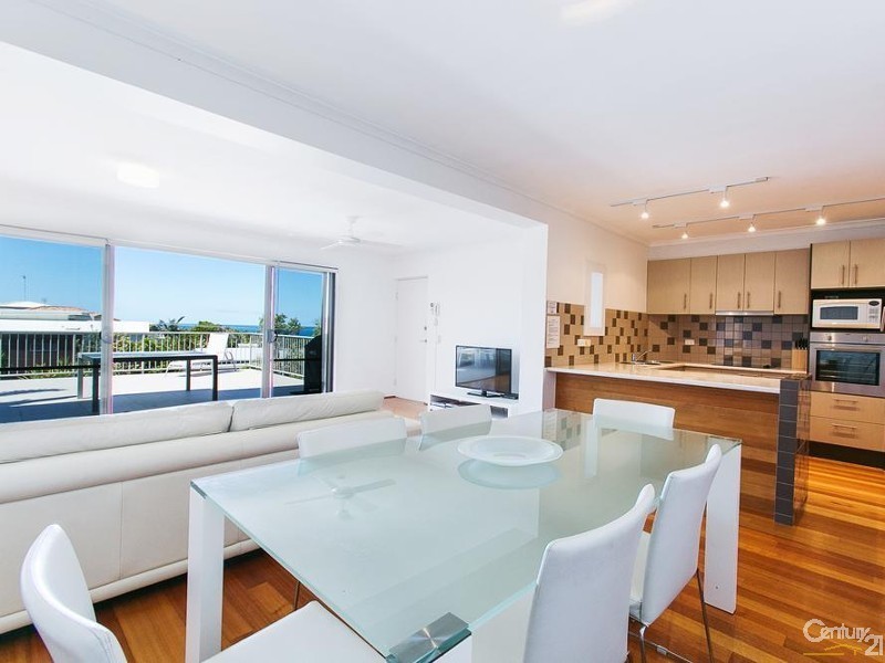 2/7 Peregian Esplanade, Peregian Beach QLD 4573