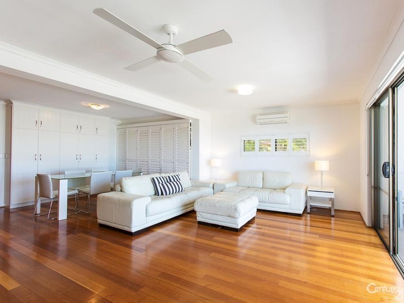 2/7 Peregian Esplanade, Peregian Beach QLD 4573