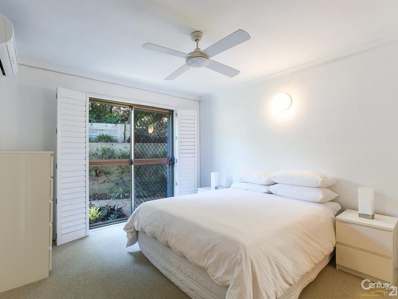 2/7 Peregian Esplanade, Peregian Beach QLD 4573