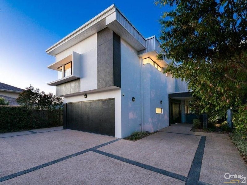 2/2 Balgownie Drive, Peregian Springs QLD 4573