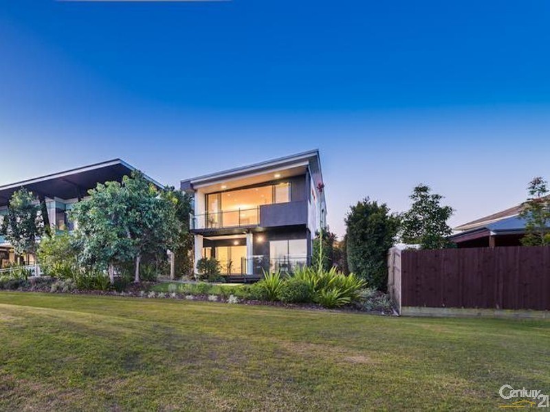 2/2 Balgownie Drive, Peregian Springs QLD 4573