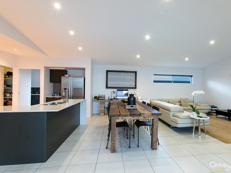 20  Doral Drive, Peregian Springs QLD 4573