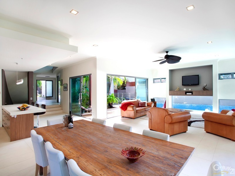 20 Depper Street, Sunshine Beach QLD 4567