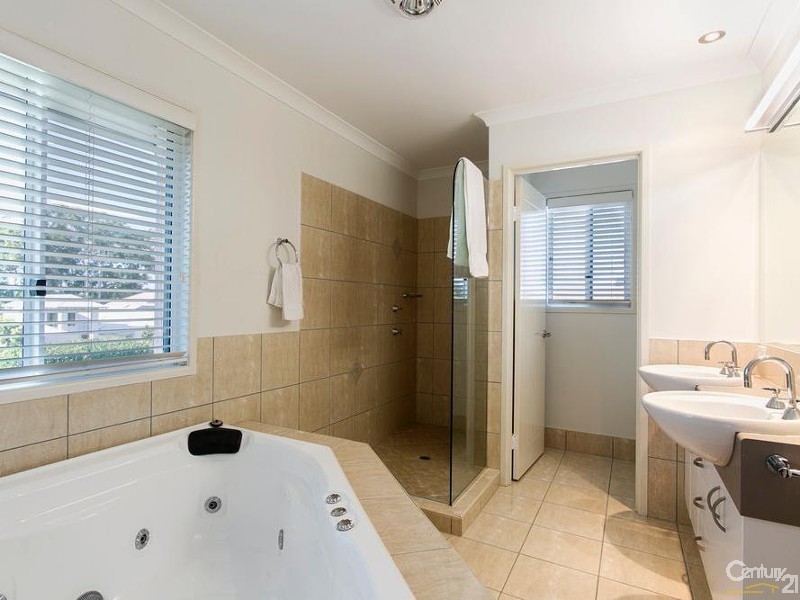 30 Fairway Parade, Peregian Springs QLD 4573