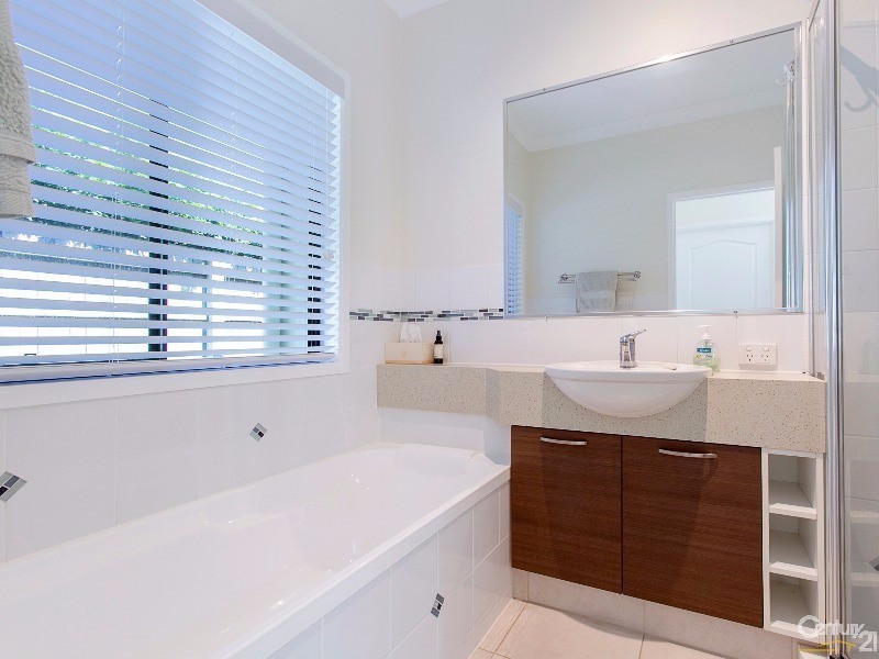 13 Longwood Drive, Peregian Springs QLD 4573