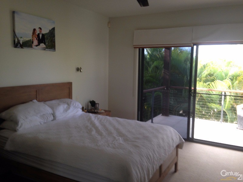 2/115 Peregian Springs Drive, Peregian Springs QLD 4573