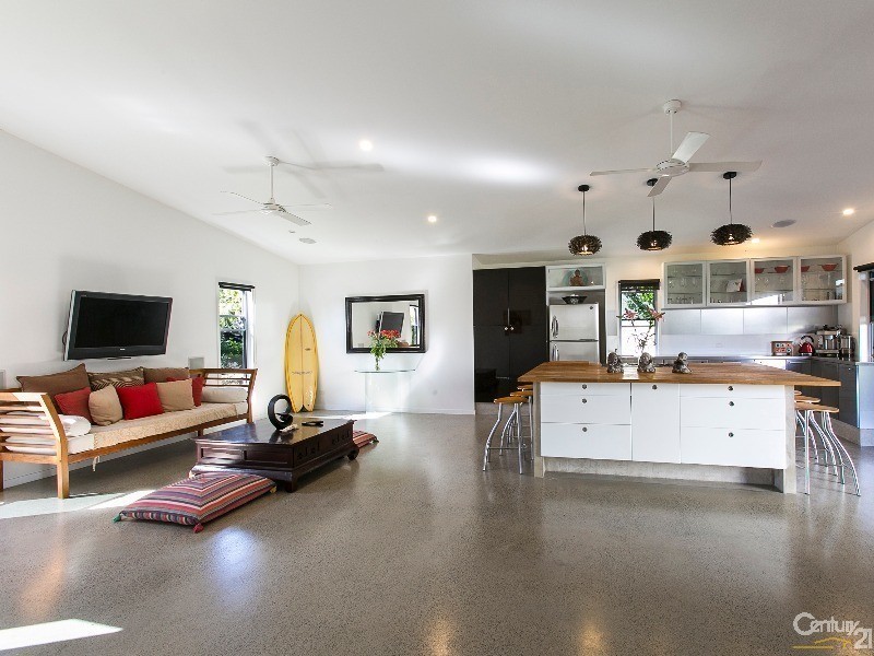 17 Riviera Crescent, Peregian Springs QLD 4573