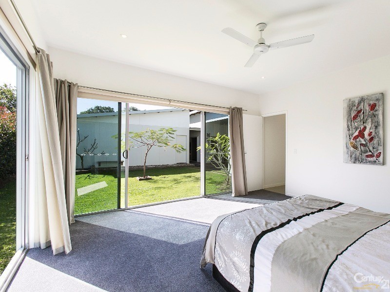 17 Riviera Crescent, Peregian Springs QLD 4573