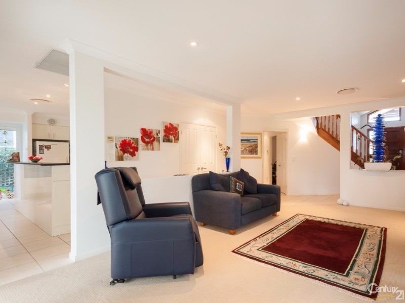 18 Lakeside Drive, Peregian Springs QLD 4573