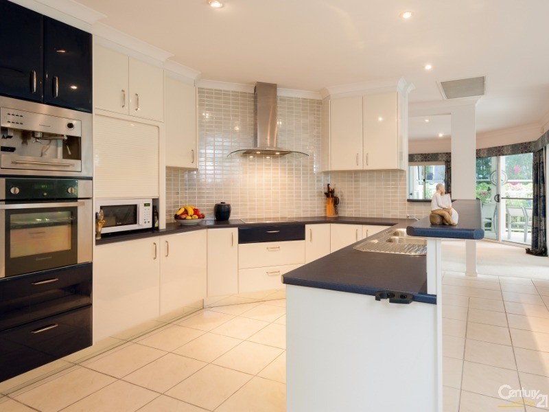 18 Lakeside Drive, Peregian Springs QLD 4573