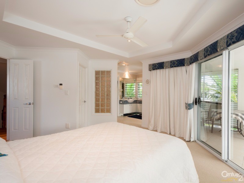 18 Lakeside Drive, Peregian Springs QLD 4573