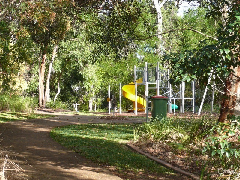 33 Peachtree Crescent, Peregian Springs QLD 4573