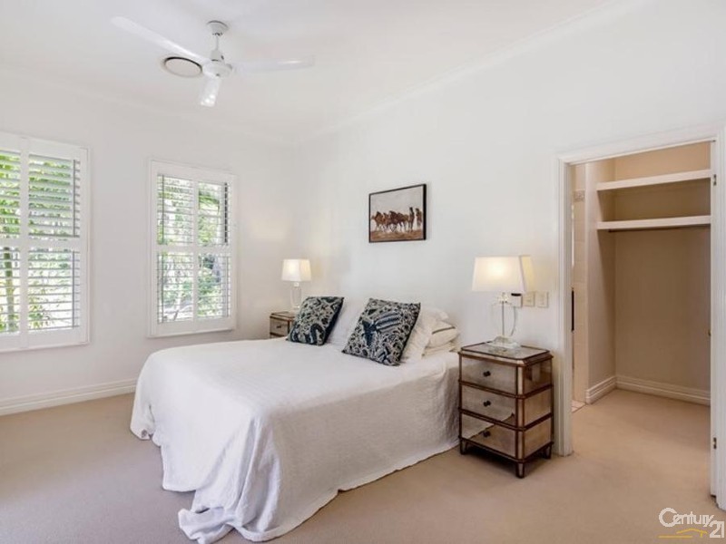 21 Dolphin Bay Drive, Sunshine Beach QLD 4567