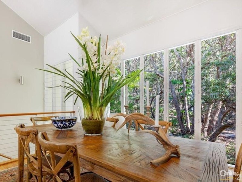 21 Dolphin Bay Drive, Sunshine Beach QLD 4567