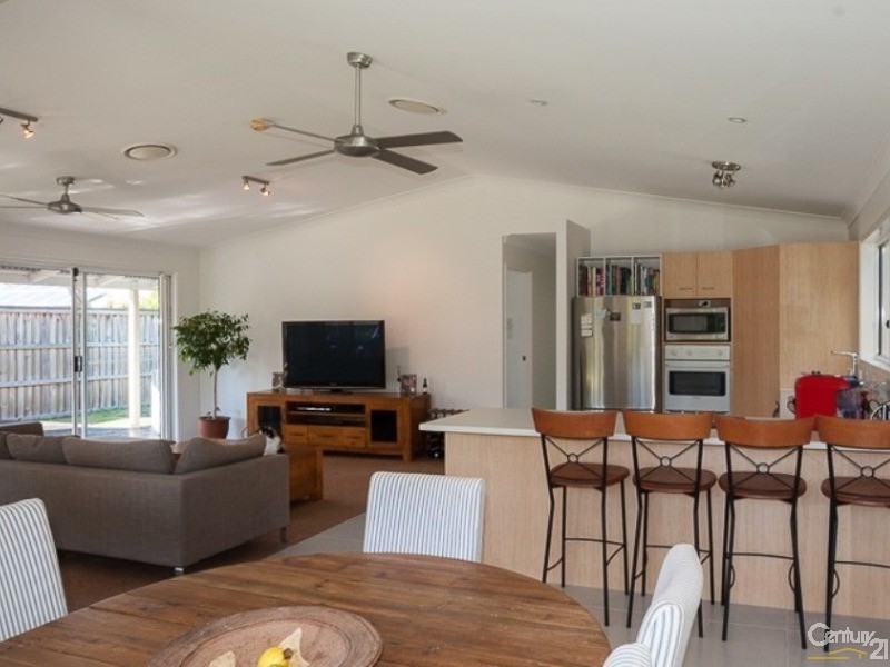 3 Hawley Court, Sunrise Beach QLD 4567