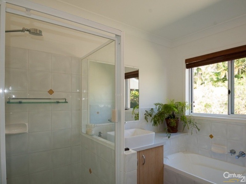 3 Hawley Court, Sunrise Beach QLD 4567