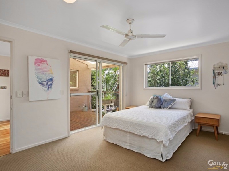 2 Moonare Crescent, Noosa Heads QLD 4567