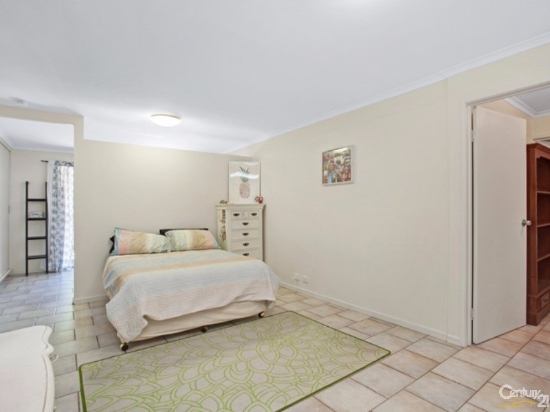 2 Moonare Crescent, Noosa Heads QLD 4567