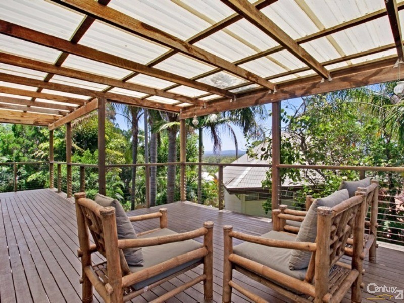 2 Moonare Crescent, Noosa Heads QLD 4567