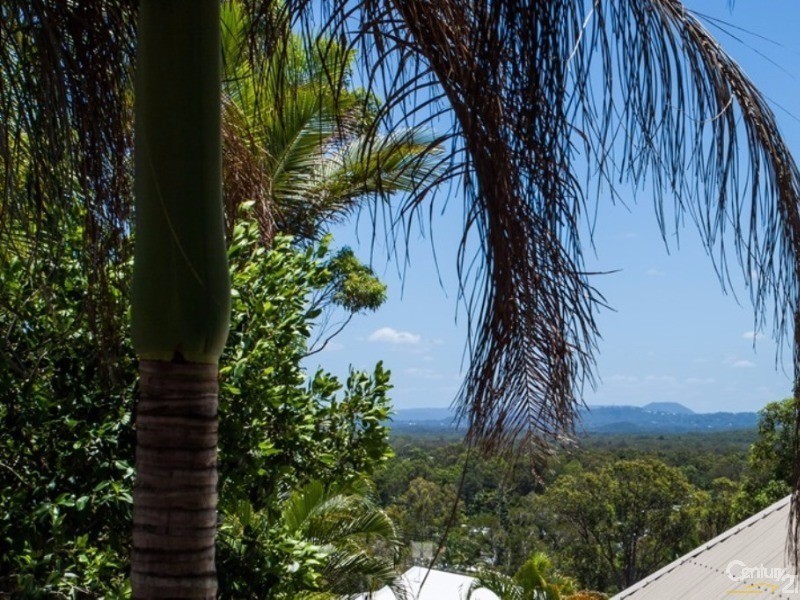 2 Moonare Crescent, Noosa Heads QLD 4567