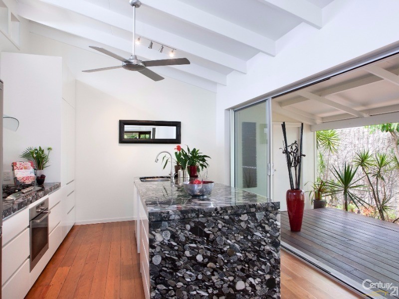 10 Depper Street, Sunshine Beach QLD 4567