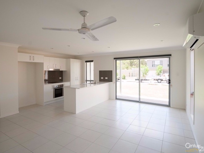 1/22 Silver Wattle Grove, Peregian Springs QLD 4573