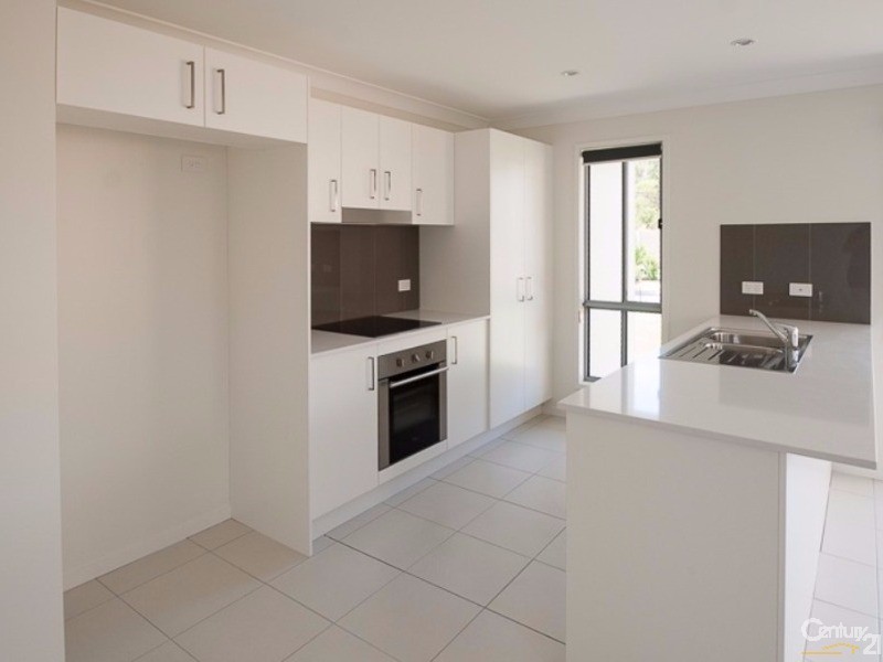1/22 Silver Wattle Grove, Peregian Springs QLD 4573