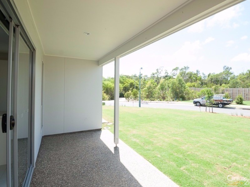 1/22 Silver Wattle Grove, Peregian Springs QLD 4573