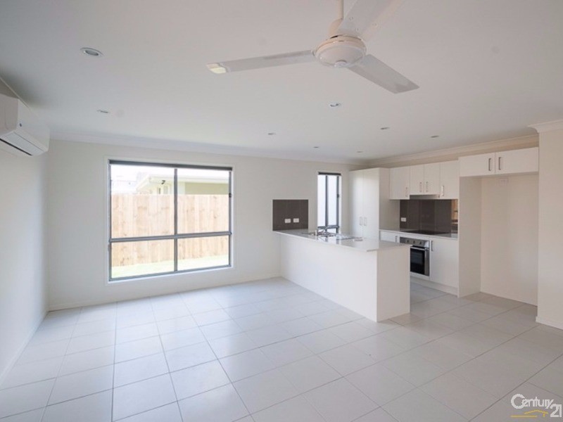 2/22 Silver Wattle Grove, Peregian Springs QLD 4573