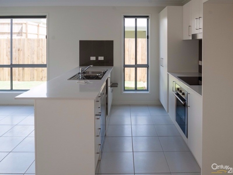 2/22 Silver Wattle Grove, Peregian Springs QLD 4573