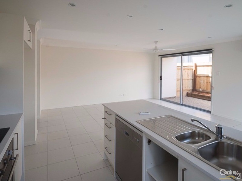 2/22 Silver Wattle Grove, Peregian Springs QLD 4573