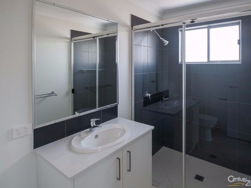 2/22 Silver Wattle Grove, Peregian Springs QLD 4573