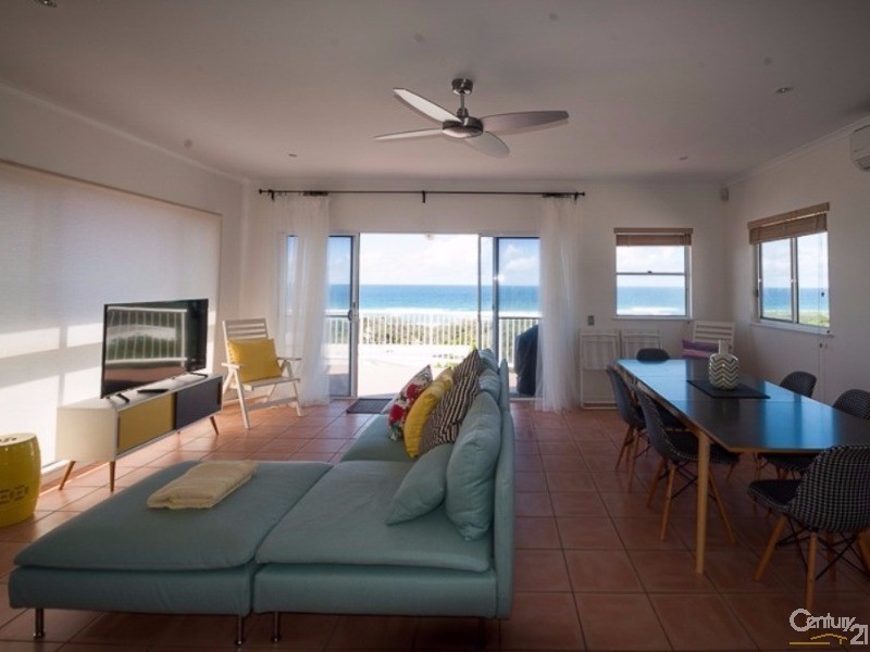 1/18 Peregian Esplanade, Peregian Beach QLD 4573