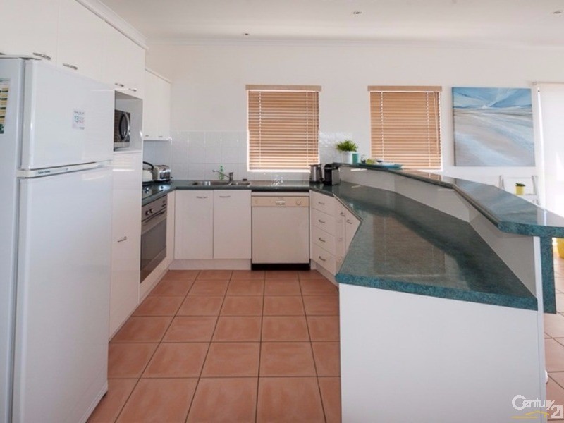 1/18 Peregian Esplanade, Peregian Beach QLD 4573