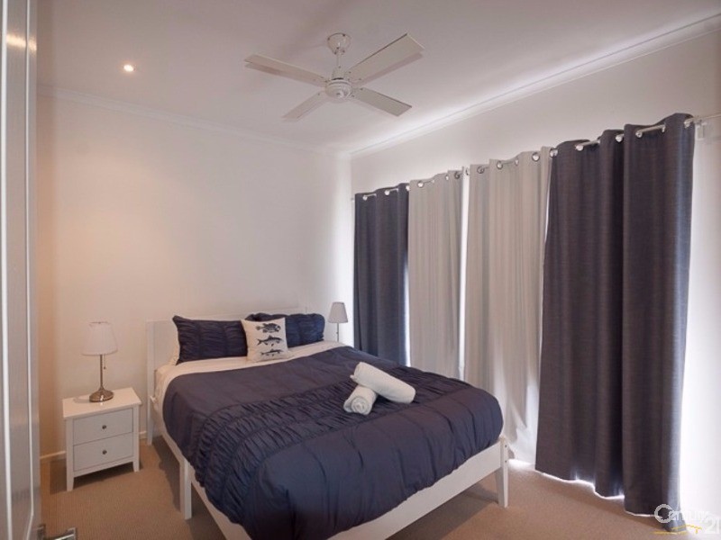 1/18 Peregian Esplanade, Peregian Beach QLD 4573