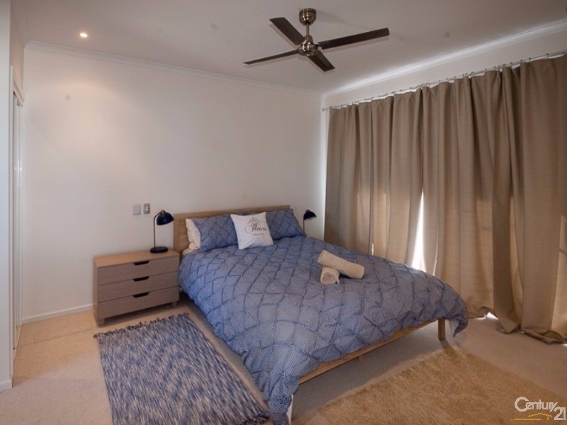 1/18 Peregian Esplanade, Peregian Beach QLD 4573