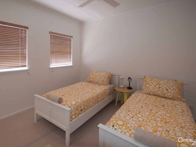 1/18 Peregian Esplanade, Peregian Beach QLD 4573