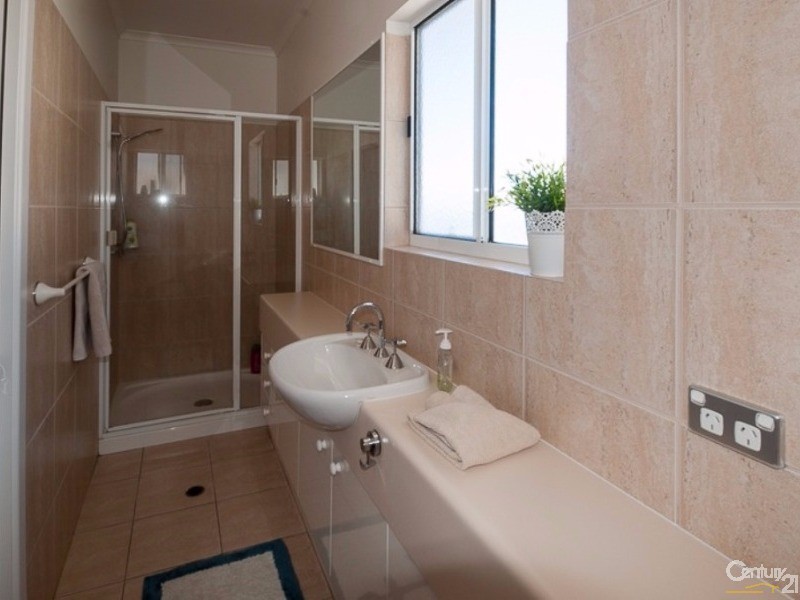 1/18 Peregian Esplanade, Peregian Beach QLD 4573