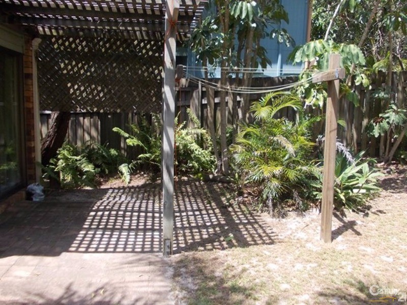 2/3 Henderson Street, Sunshine Beach QLD 4567