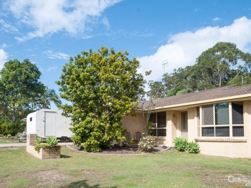 2 Satinwood Street, Noosaville QLD 4566