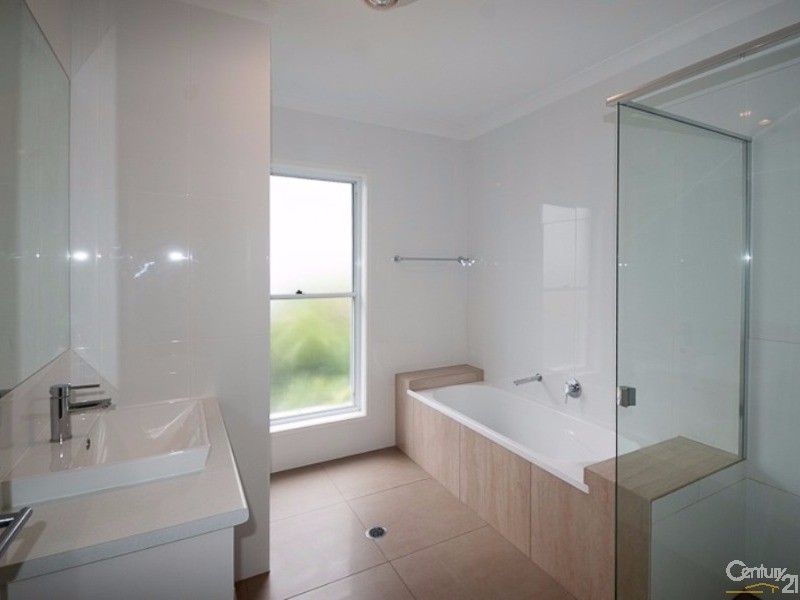 4 Crenshaw Place, Peregian Springs QLD 4573