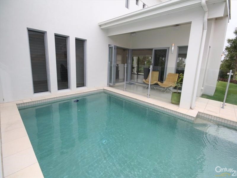 10 Greenside Court, Peregian Springs QLD 4573