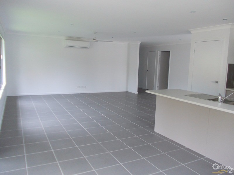 1/2 Pandorea Crt, Noosaville QLD 4566